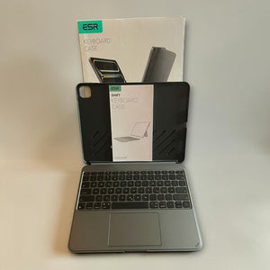 ESR Keyboard Case iPad Pro 13 M5/M4 2025/2024 QWERTZ Trackpad Wie Neu